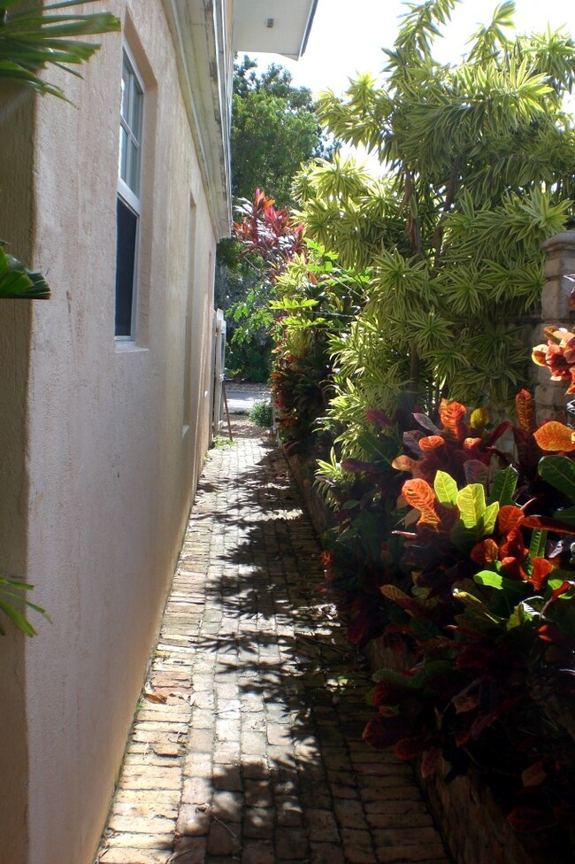Pretty walkway from parking