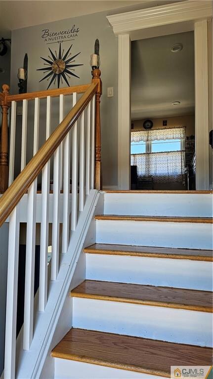 17 Sterling Ct, Perth Amboy, NJ 08861 - photo 2