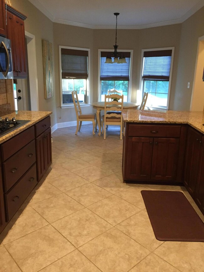 Kitchen to brfst