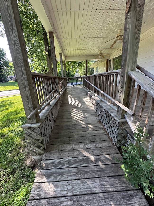 501 N Main St, Pleasant Hill, IL 62366 - photo 7