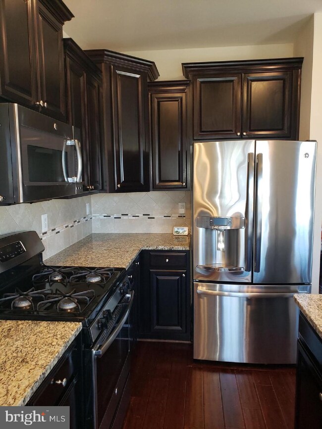 11409 Sandhurst Place, White Plains, MD 20695 - photo 6