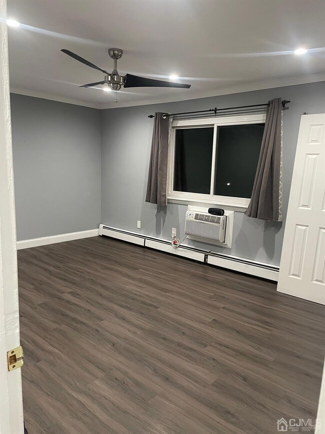 806 Cricket Ln, Woodbridge, NJ 07095 - photo 6