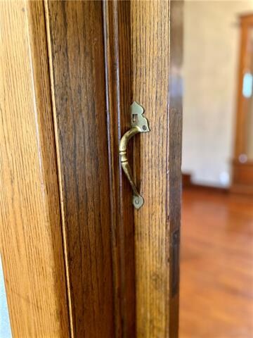 Sliding Door
