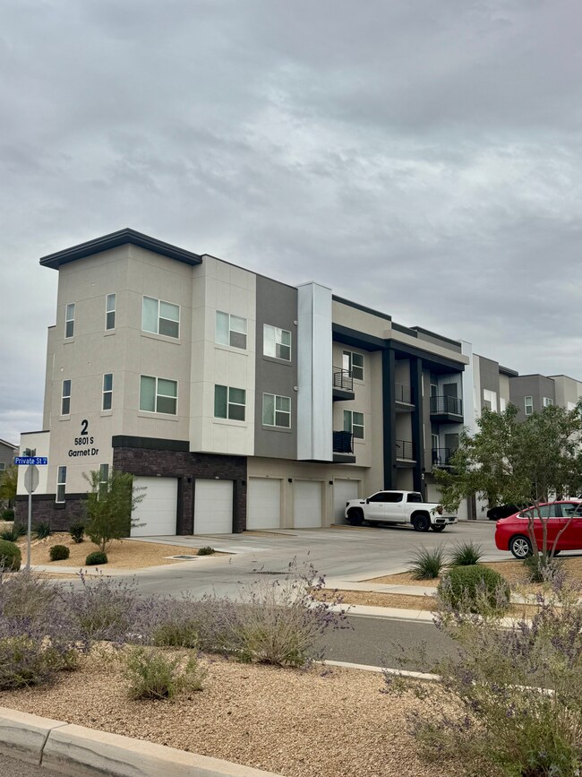 5801 S Garnet Dr unit 2-301, Saint George, UT 84790 - photo 2