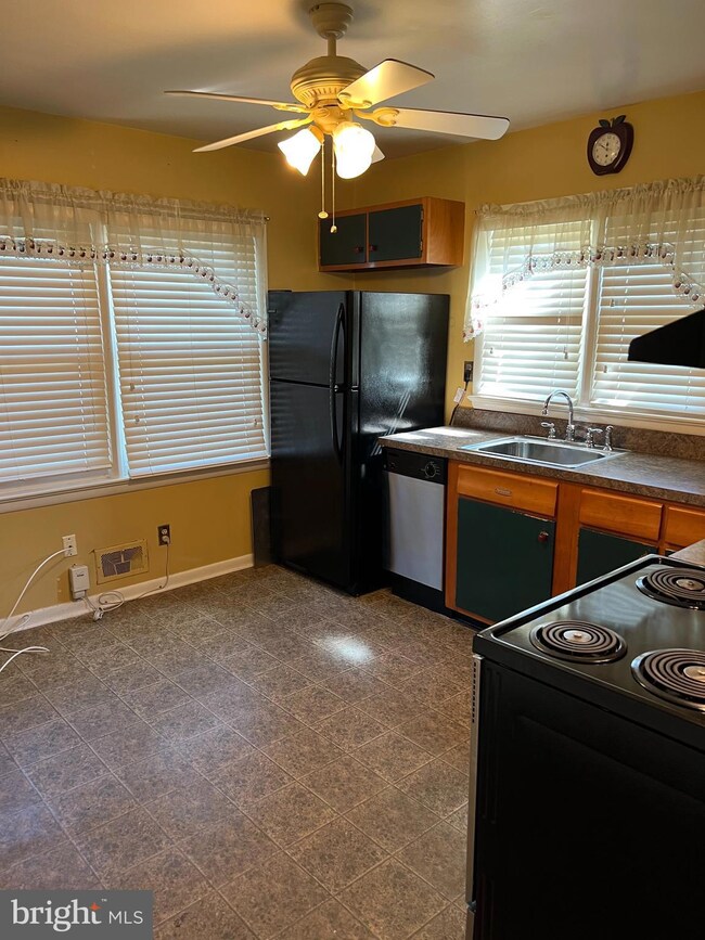 1105 Mentor Ave, Capitol Heights, MD 20743 - photo 4