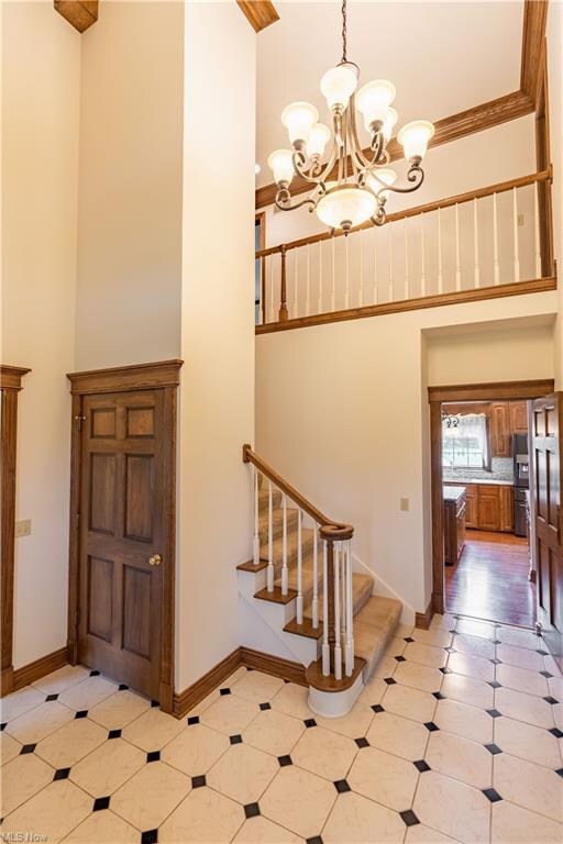 2 story foyer