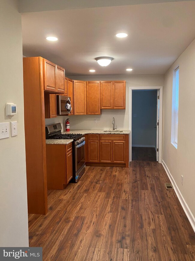 640 Royden St, Camden, NJ 08103 - photo 7