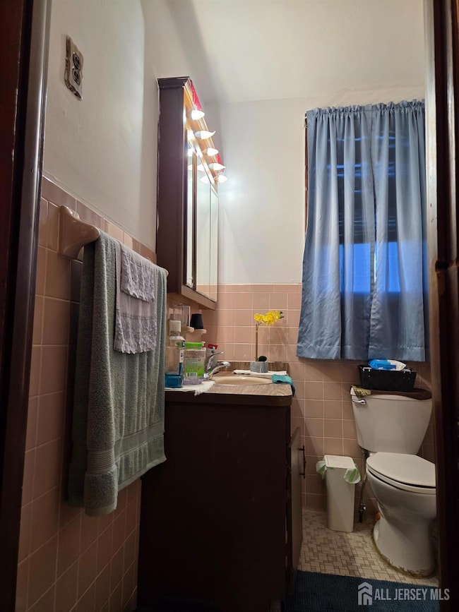 552 Compton Ave, Perth Amboy, NJ 08861 - photo 6