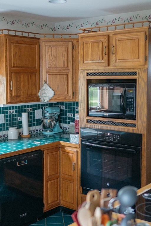 81 Bridge St, Fairhaven, MA 02719 - photo 4