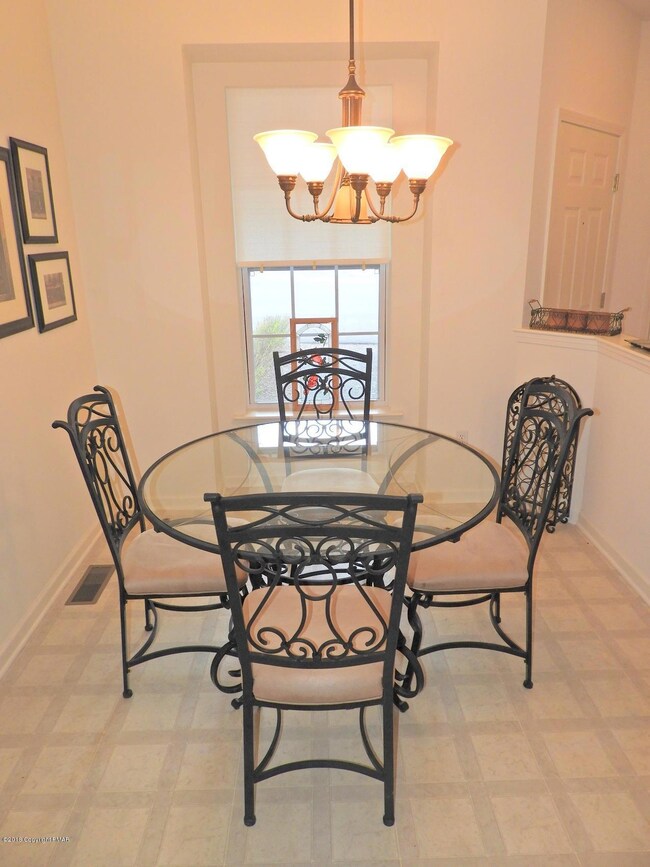 1232 Leatherstocking Ln, Pocono Pines, PA 18350 - photo 4