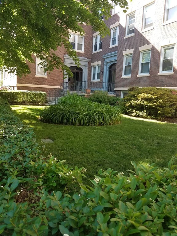 57 Manchester Rd unit 1, Brookline, MA 02446 - photo 3