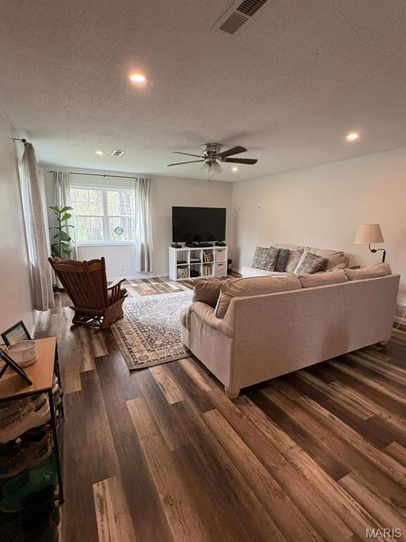 10817 Cabin Ln, Dexter, MO 63841 - photo 6