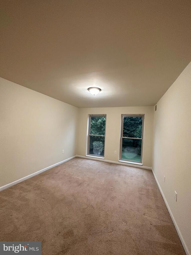 5215 Newton St unit 202, Bladensburg, MD 20710 - photo 7