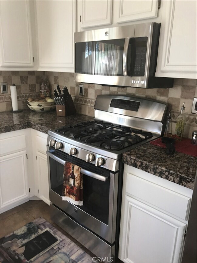 35957 Rhone Ln, Winchester, CA 92596 - photo 4