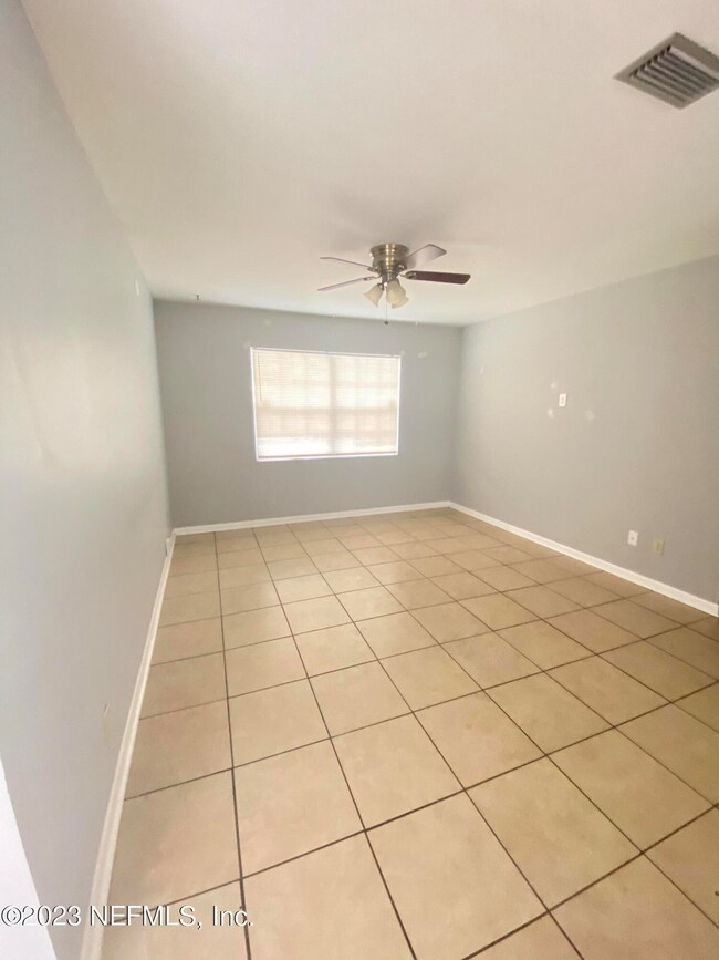 5007 Bilken Dr E, Jacksonville, FL 32210 - photo 4