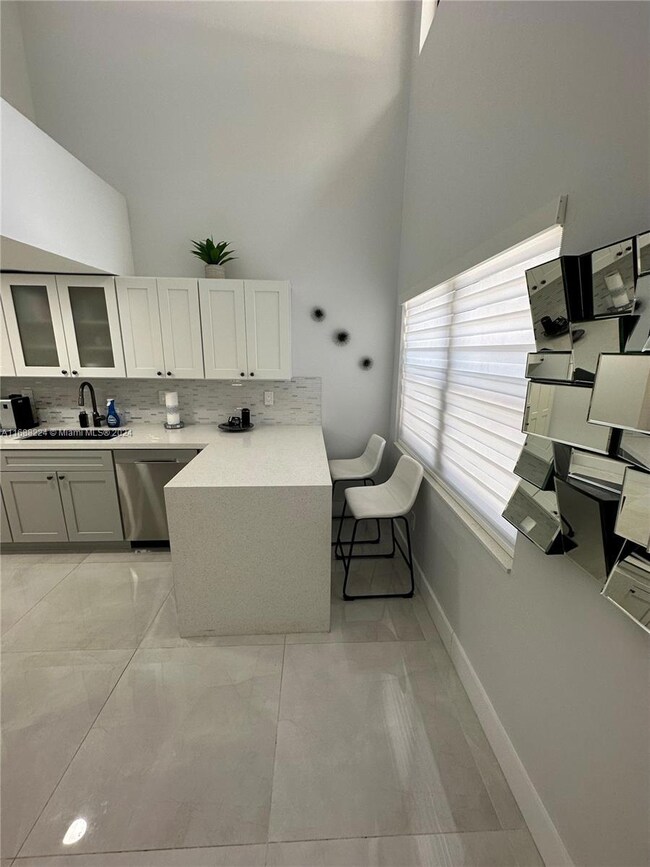 931 SW 112th Terrace unit 61, Pembroke Pines, FL 33025 - photo 2