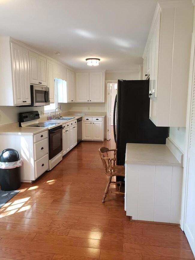 1704 Marbury Ln, Albany, GA 31707 - photo 5