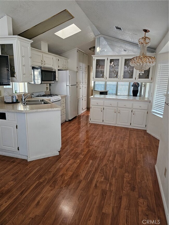 1295 S Cawston Ave unit 490, Hemet, CA 92545 - photo 6