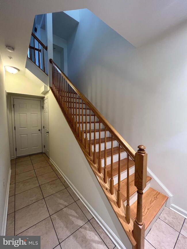 23026 Winged Elm Dr, Clarksburg, MD 20871 - photo 3