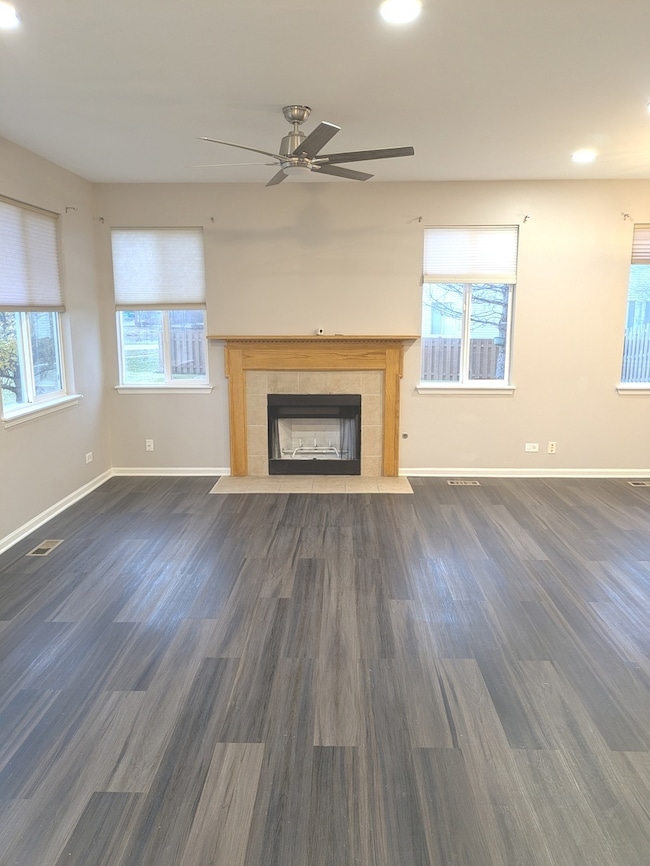 1858 S Fallbrook Dr unit 2, Round Lake, IL 60073 - photo 6