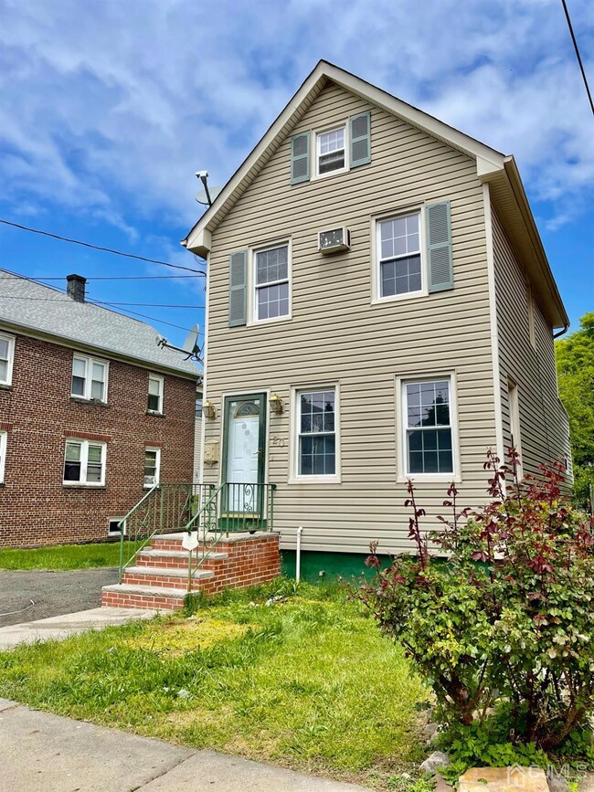 20 Lincoln Ave, Carteret, NJ 07008 - photo 2