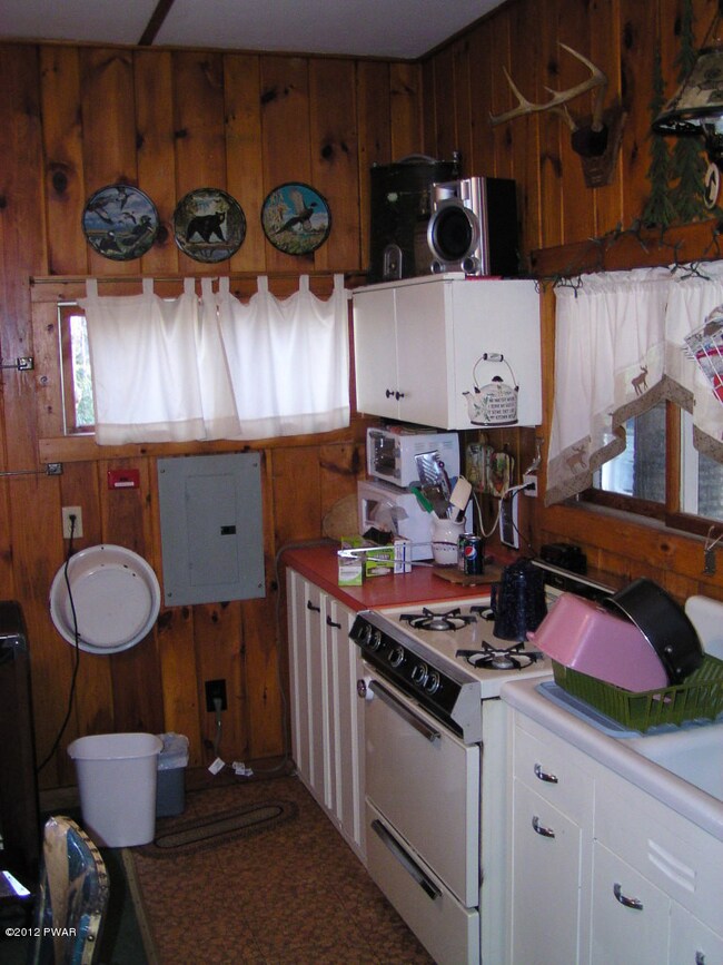 959 Silver Lake Rd, Dingmans Ferry, PA 18328 - photo 7