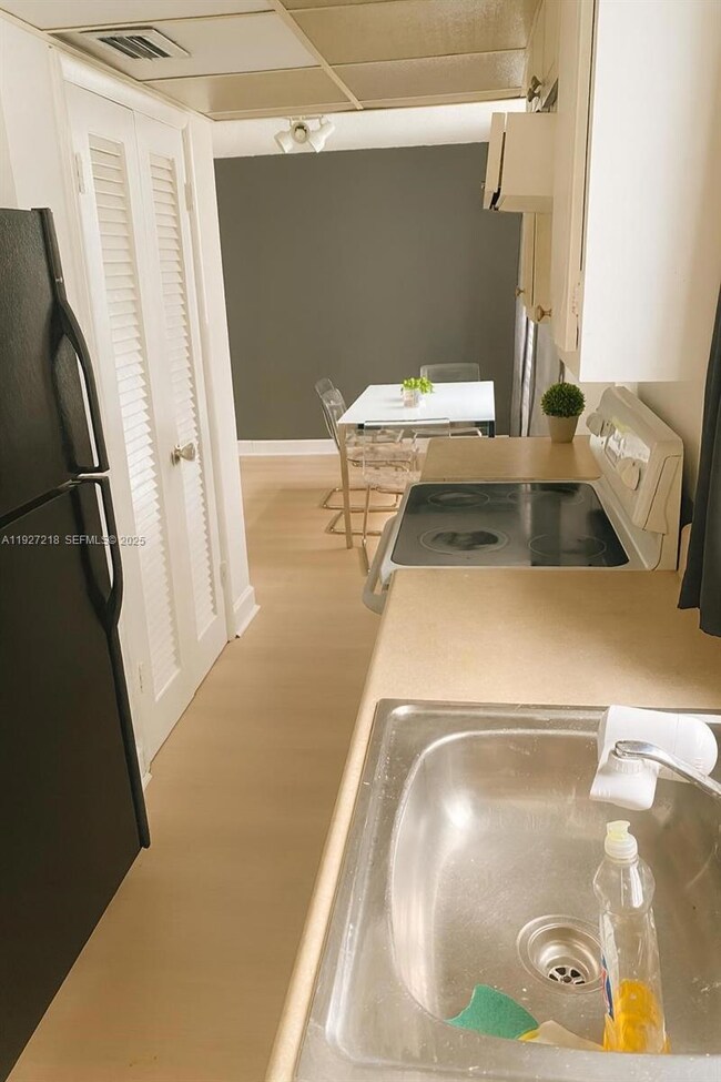 1732 Meridian Ave unit 502, Miami Beach, FL 33139 - photo 2