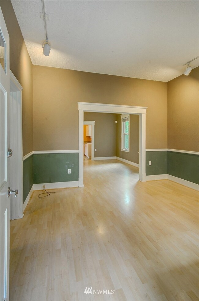 2317 Baker Ave, Everett, WA 98201 - photo 5