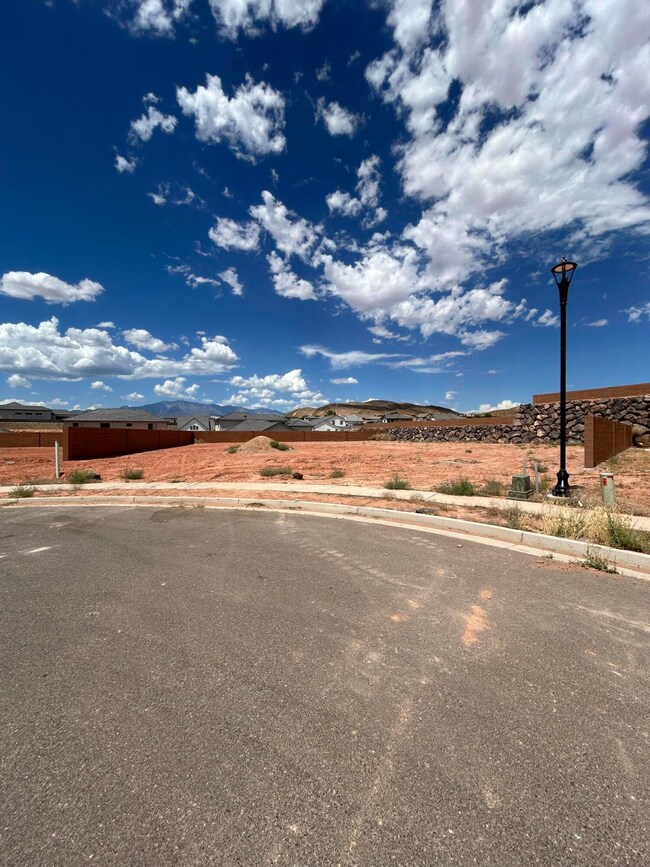 1031 Rockwood Ct, Washington, UT 84780 - photo 2