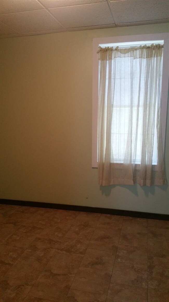 BEDROOM DOWNSTAIRS