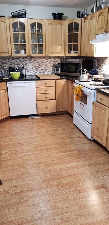 289 Market St unit A, Brighton, MA 02135 - photo 3