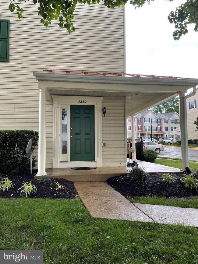 9230 Deer Crossing unit 35, Lorton, VA 22079 - photo 2