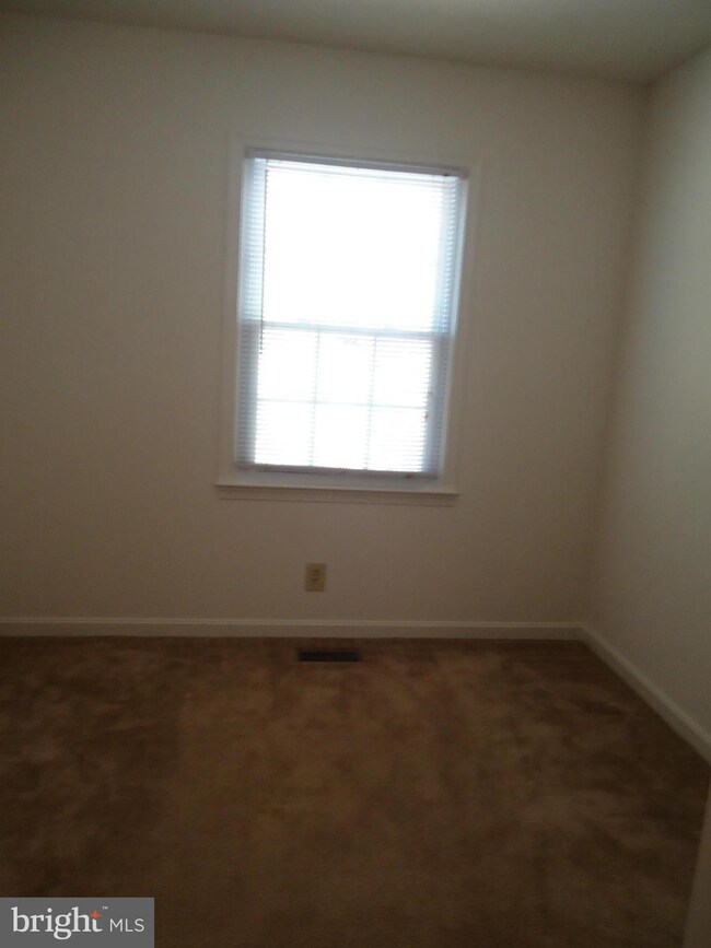 313 Madison Ct, Stafford, VA 22556 - photo 7