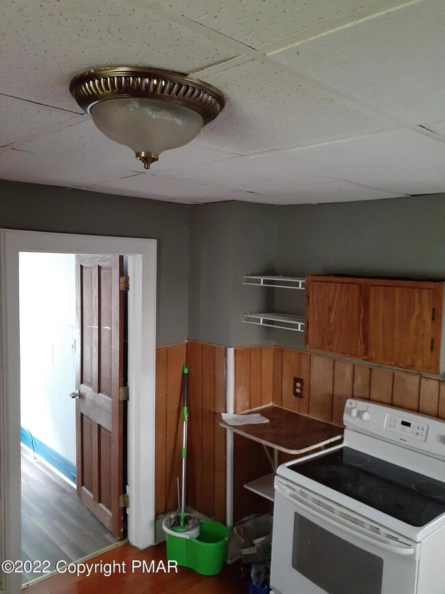 218 Ferdinand St, Scranton, PA 18508 - photo 5