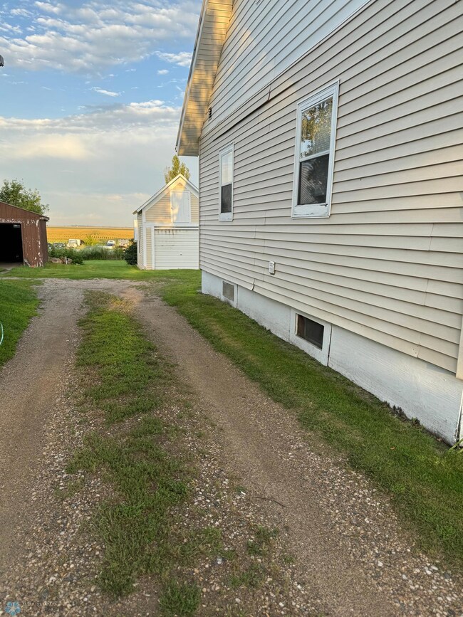 Shared driveway 1755894455)IMG_1022.jpeg