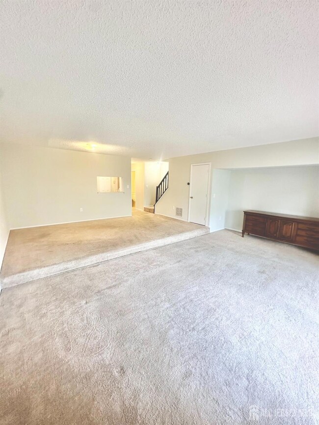 176 Chippenham Ct, Piscataway, NJ 08854 - photo 5