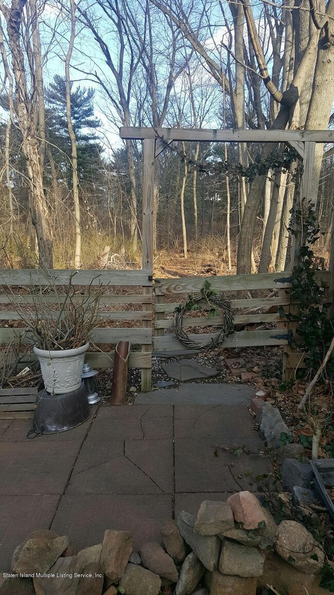 175 Raymond Place, Staten Island, NY 10310 - photo 6