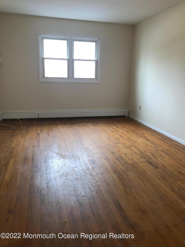 6 chestsnut bedroom