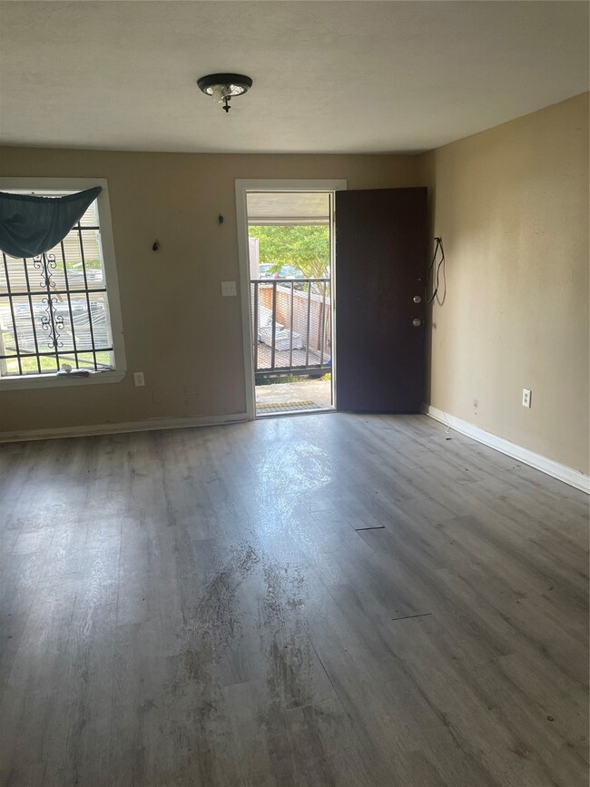 6805 Shotwell St, Houston, TX 77028 - photo 4