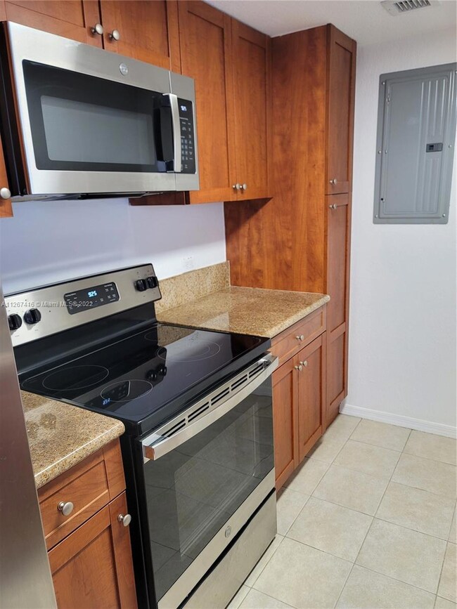 Havana Lofts Condo unit 907, Miami, FL 33128 - photo 4