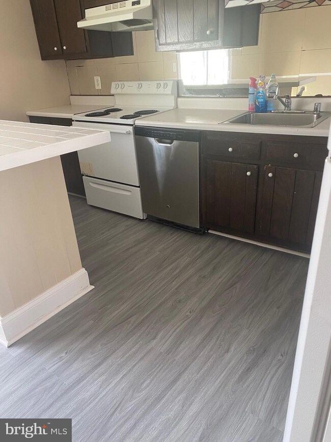 1373 Harford Square Dr, Edgewood, MD 21040 - photo 5