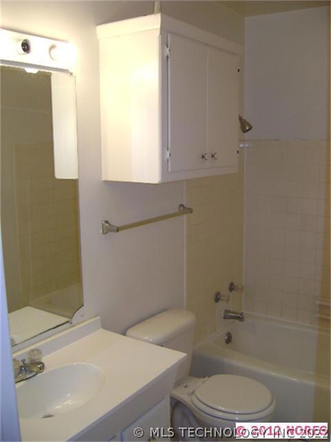 6132 S Madison Place unit B, Tulsa, OK 74136 - photo 4