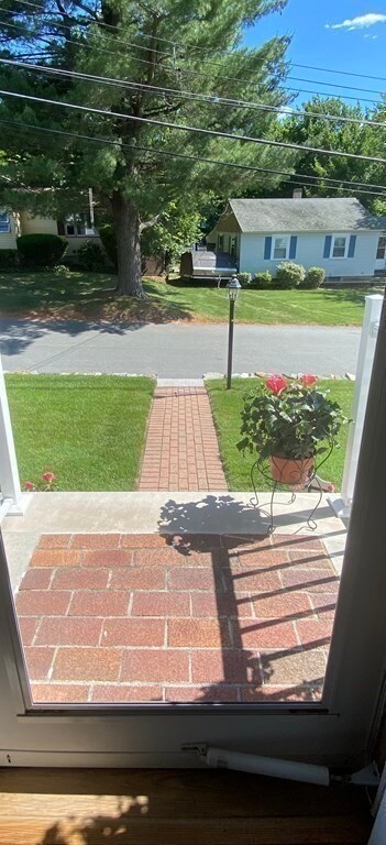 37 Locust St, Woburn, MA 01801 - photo 2