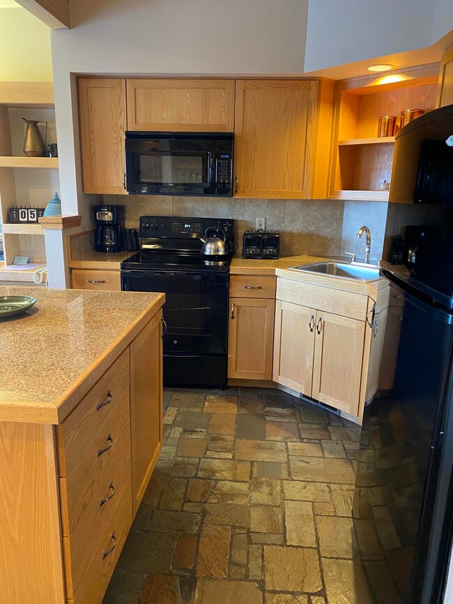 1830 Redtail Hawk Dr unit RV59G, Redmond, OR 97756 - photo 5