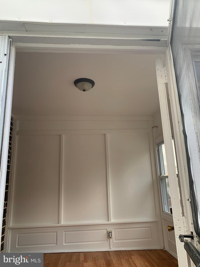 382 Avon Rd, Upper Darby, PA 19082 - photo 2