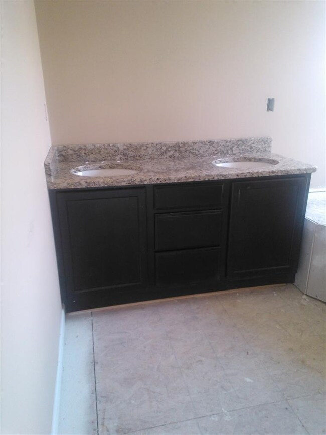 621 Park Lane Rd unit 8, Chelsea, MI 48118 - photo 2