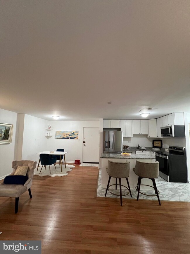 Woodlake Towers unit T15, Falls Church, VA 22044 - photo 3