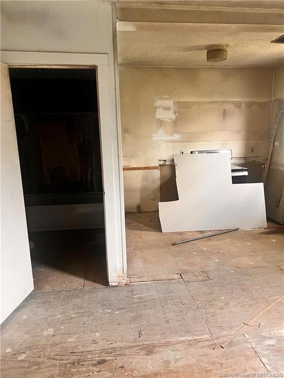 Kitchen/Bathroom