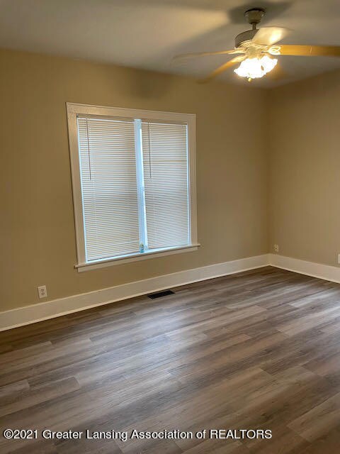 716 W Lapeer St, Lansing, MI 48915 - photo 2