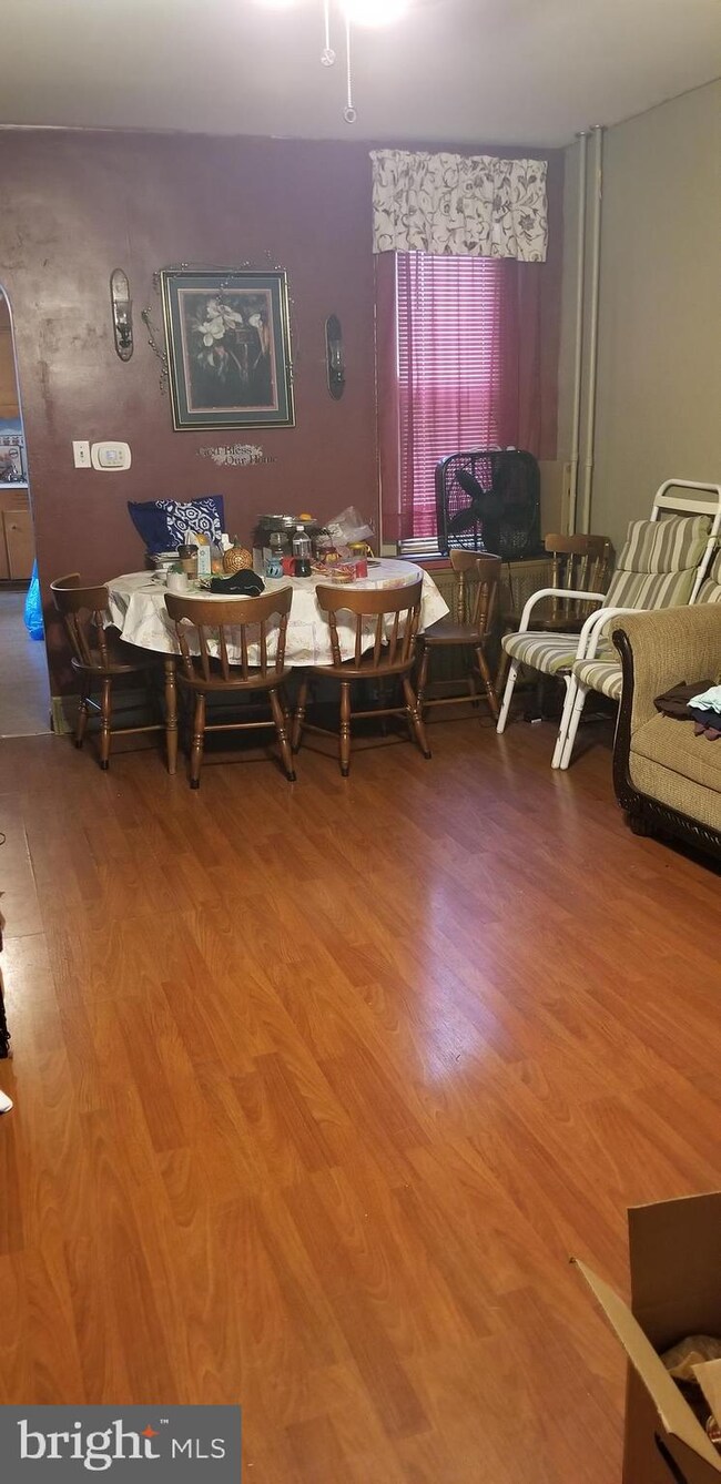 1128 Spruce St, Reading, PA 19602 - photo 2